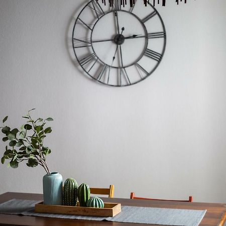 Serva La Bari Shared Apartment セビリア エクステリア 写真