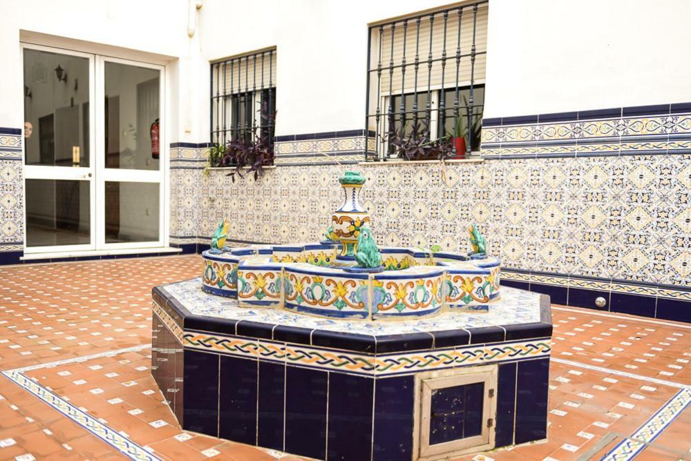 Serva La Bari Shared Apartment セビリア エクステリア 写真