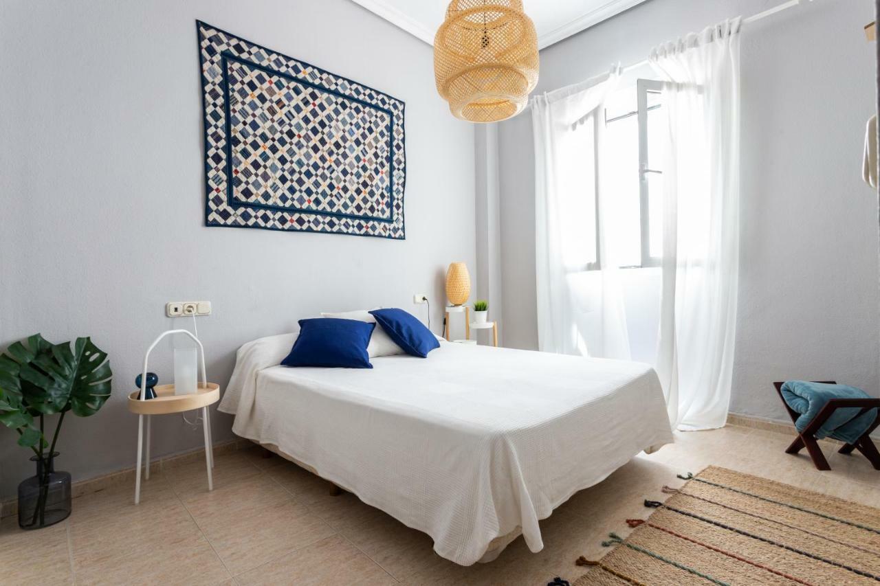 Serva La Bari Shared Apartment セビリア エクステリア 写真
