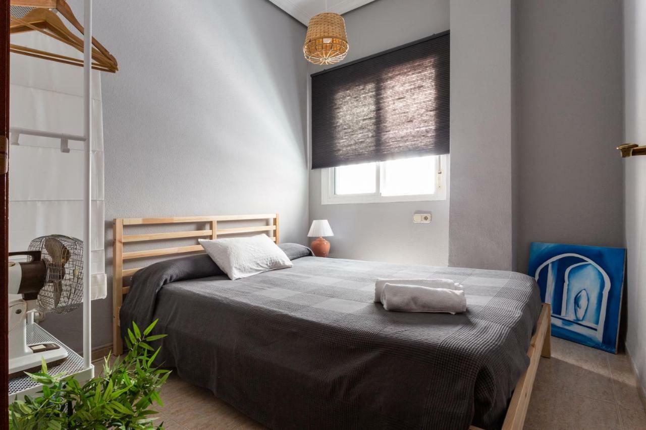 Serva La Bari Shared Apartment セビリア エクステリア 写真