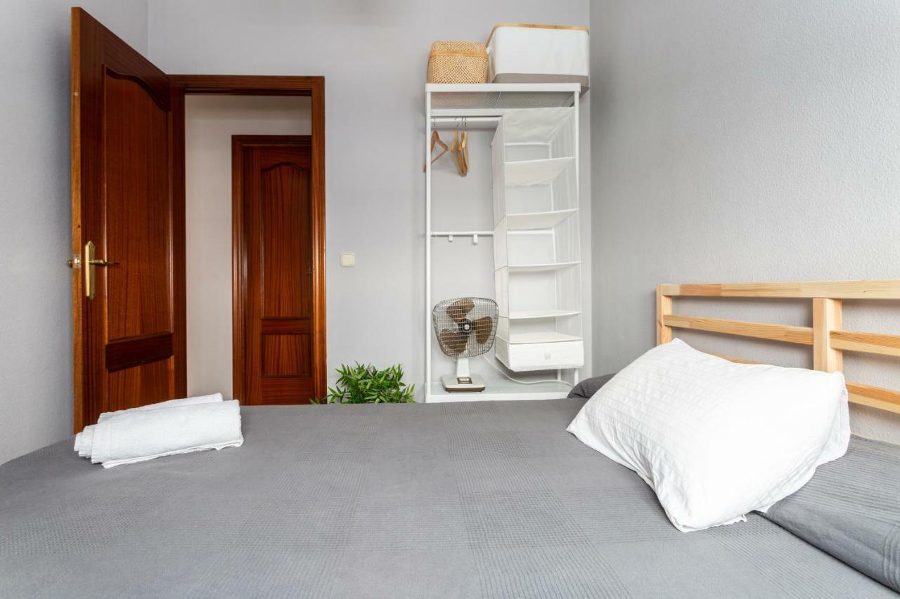 Serva La Bari Shared Apartment セビリア エクステリア 写真