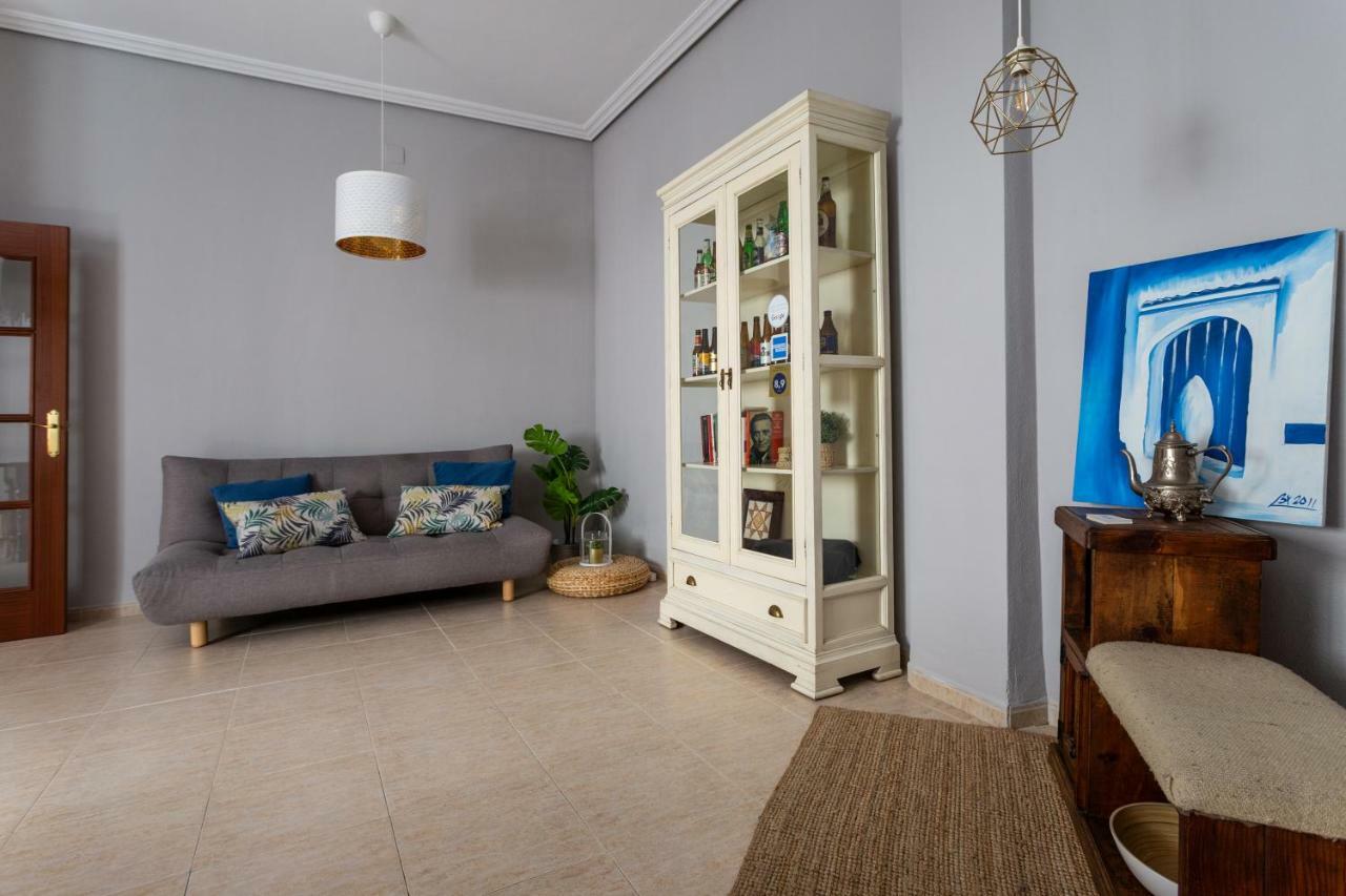 Serva La Bari Shared Apartment セビリア エクステリア 写真